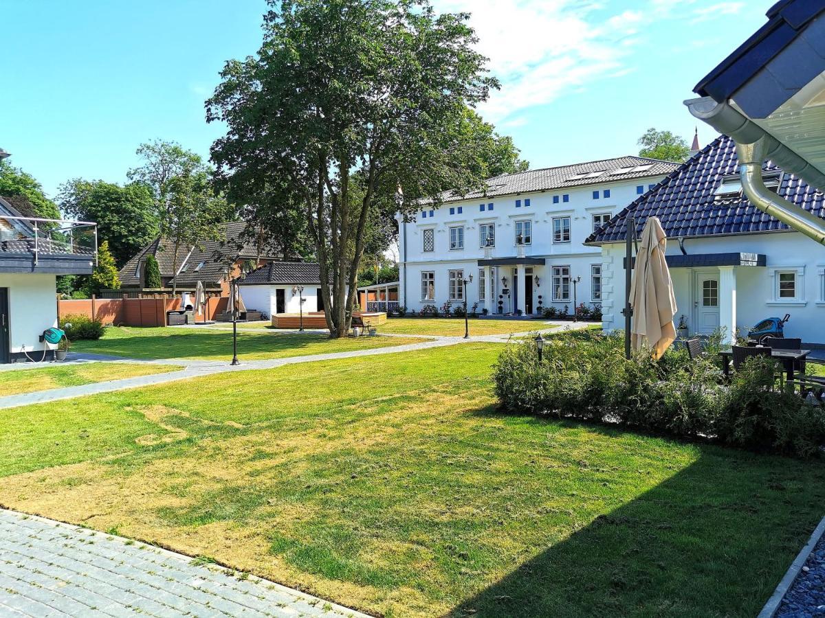 Kavaliershaus Henriettenhof เกรอมิทซ์ ภายนอก รูปภาพ