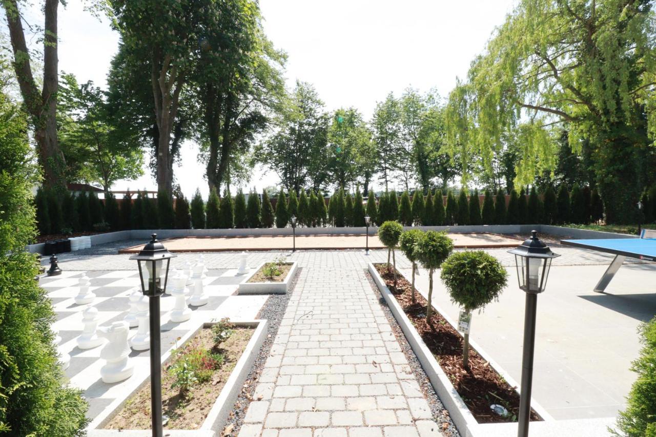 Kavaliershaus Henriettenhof เกรอมิทซ์ ภายนอก รูปภาพ
