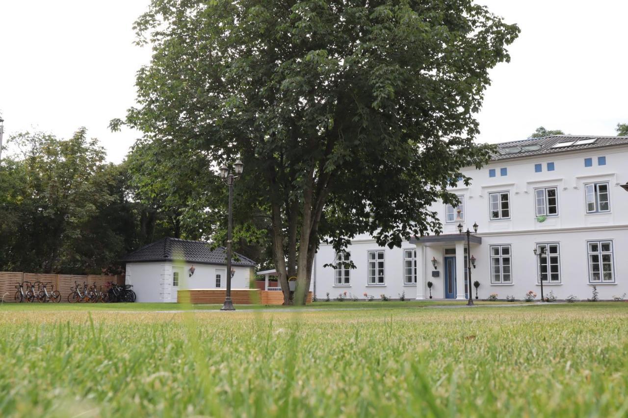 Kavaliershaus Henriettenhof เกรอมิทซ์ ภายนอก รูปภาพ
